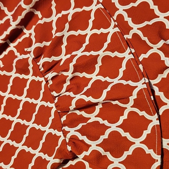 2/$15 Pretty Hi Low Blouse - Picture 3 of 3